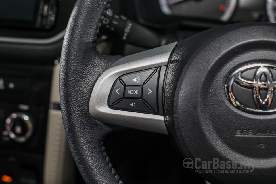 Toyota Rush F800 (2018) Interior