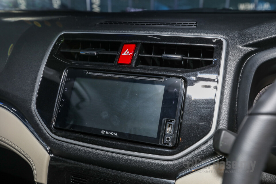 Toyota Rush F800 (2018) Interior