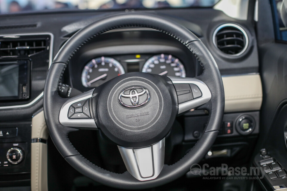 Toyota Rush F800 (2018) Interior