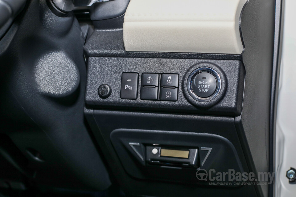 Toyota Rush F800 (2018) Interior