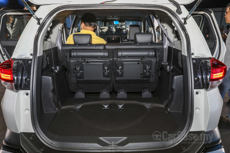 Toyota Rush F800 (2018) Interior