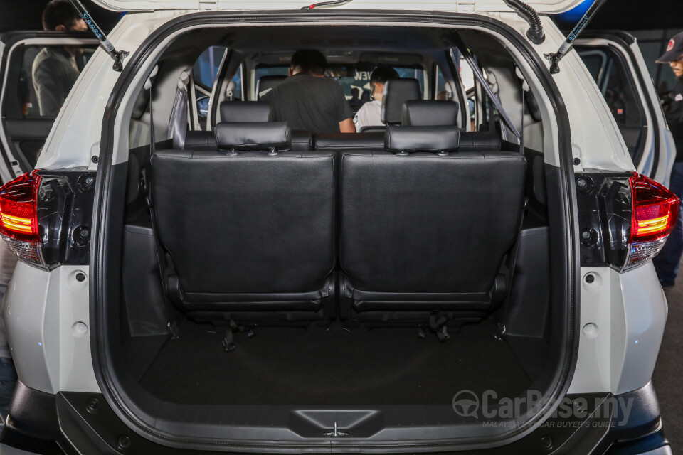 Toyota Rush F800 (2018) Interior