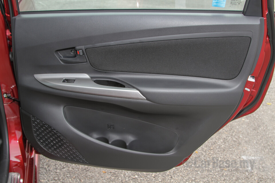 Perodua Aruz D38L (2019) Interior