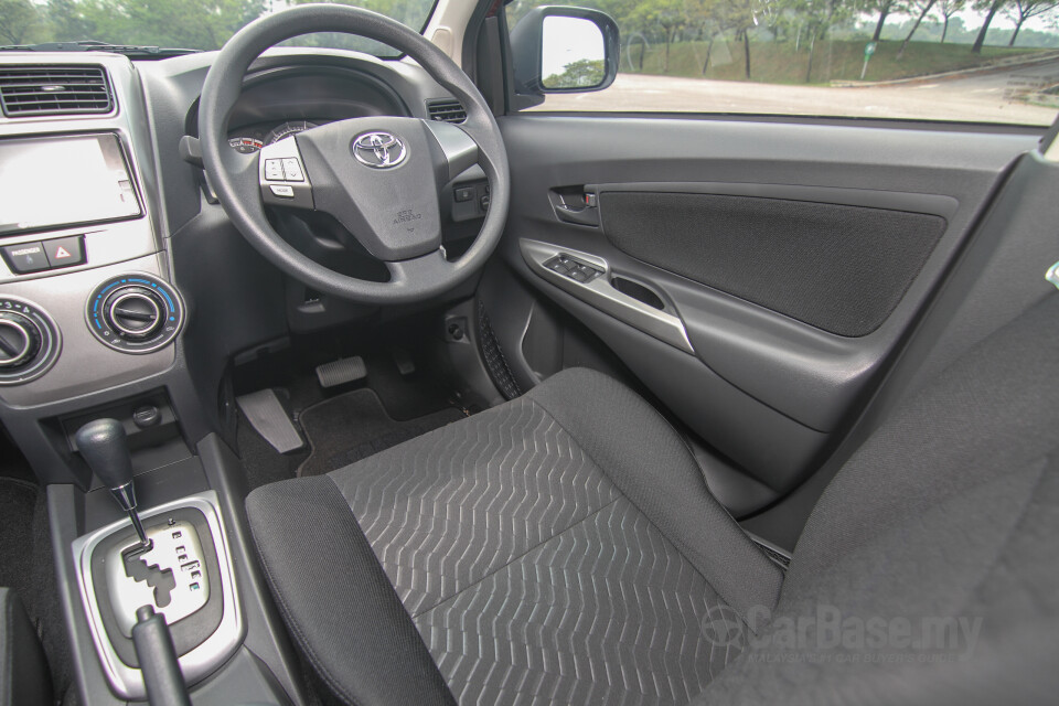 Perodua Aruz D38L (2019) Interior