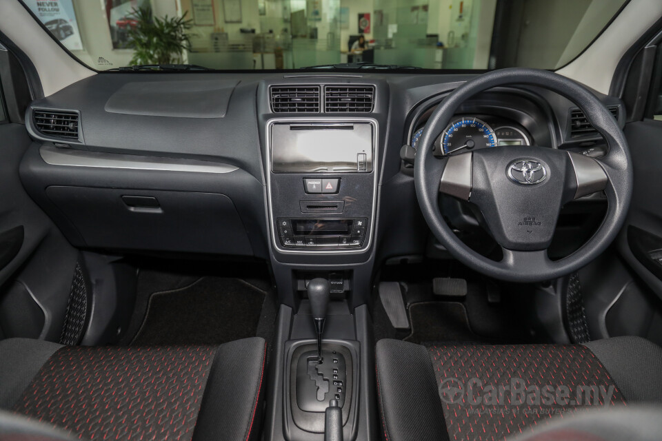 Volkswagen Touareg Mk2 (2010) Interior