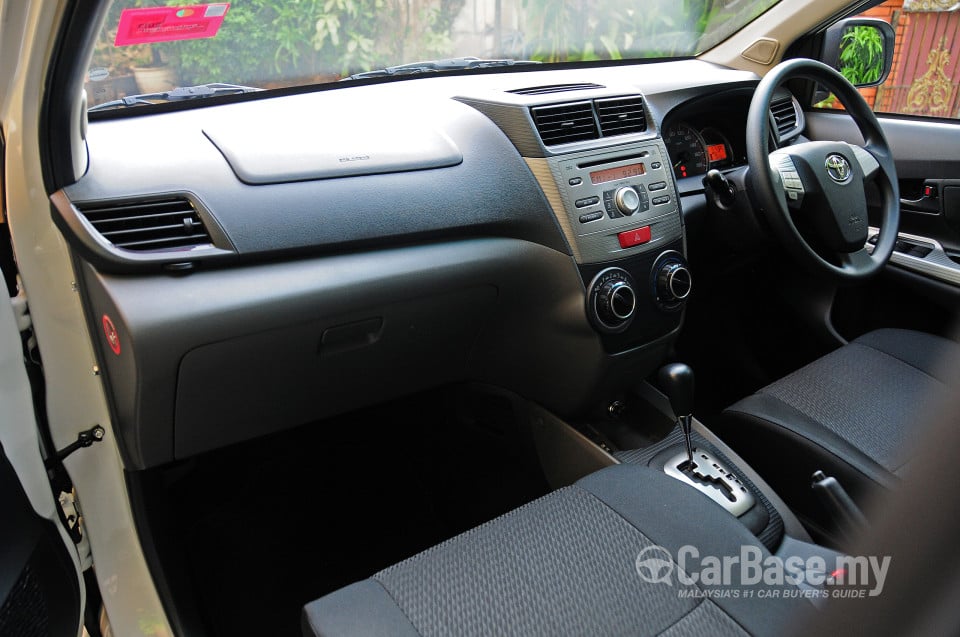 Toyota Avanza Mk2 (2012) Interior