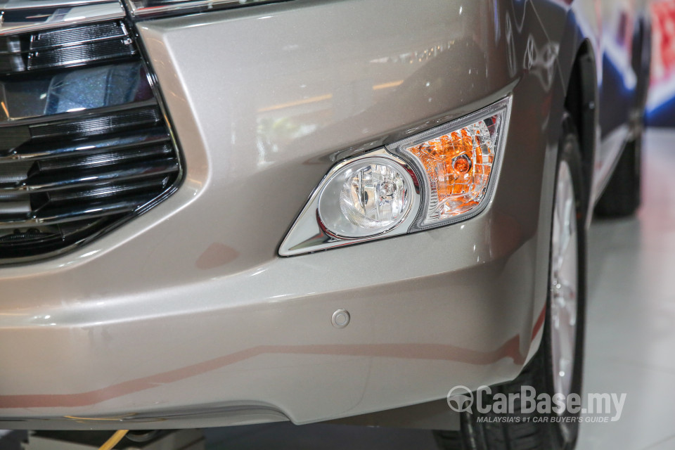 Toyota Innova AN140 (2016) Exterior
