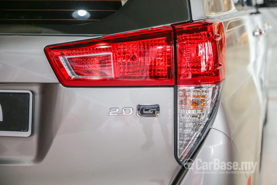Toyota Innova AN140 (2016) Exterior