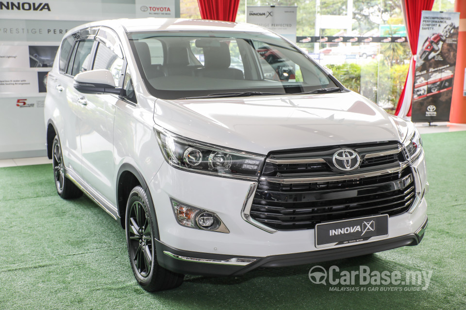 Toyota Innova AN140 (2016) Exterior
