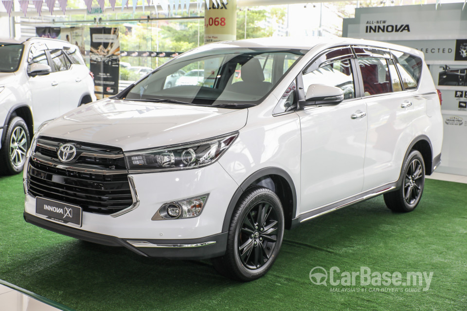 Toyota Innova AN140 (2016) Exterior