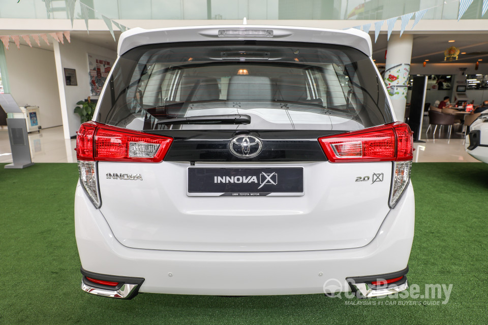 Toyota Innova AN140 (2016) Exterior