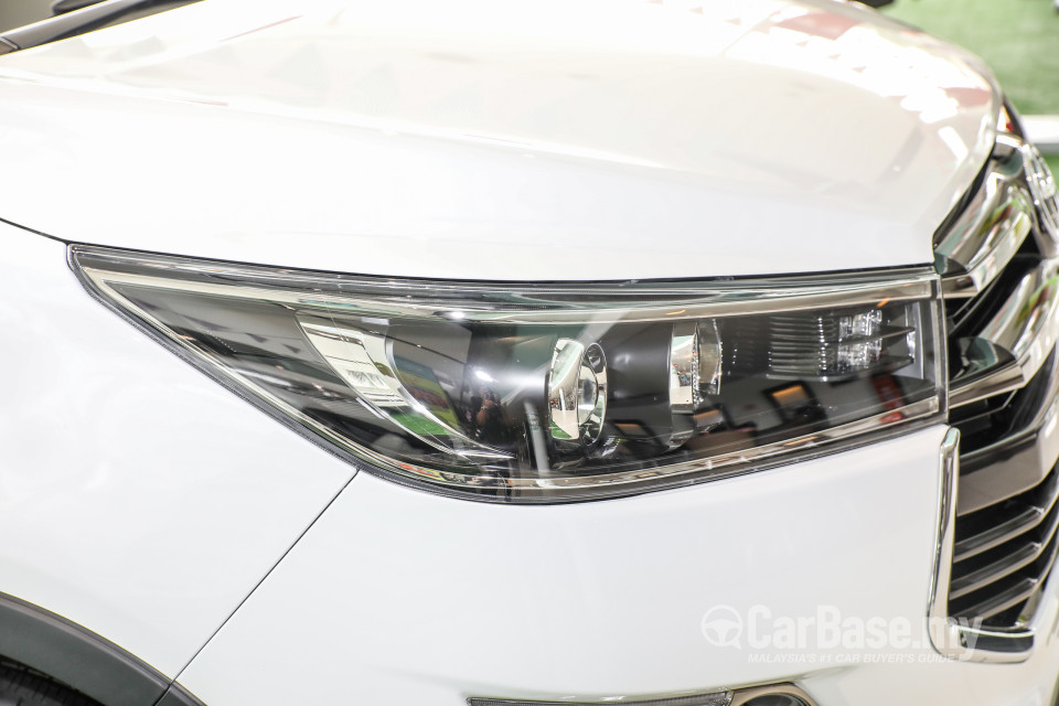 Toyota Innova AN140 (2016) Exterior