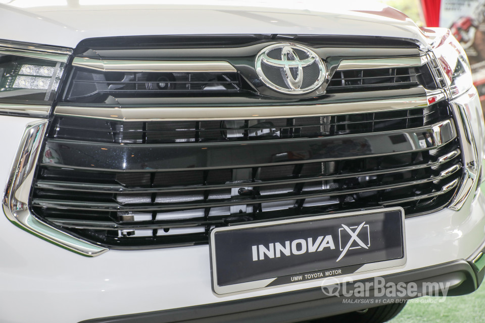 Toyota Innova AN140 (2016) Exterior