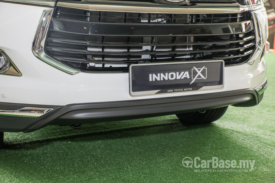 Toyota Innova AN140 (2016) Exterior