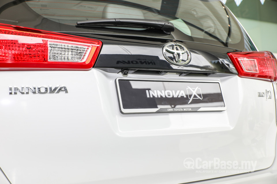 Toyota Innova AN140 (2016) Exterior