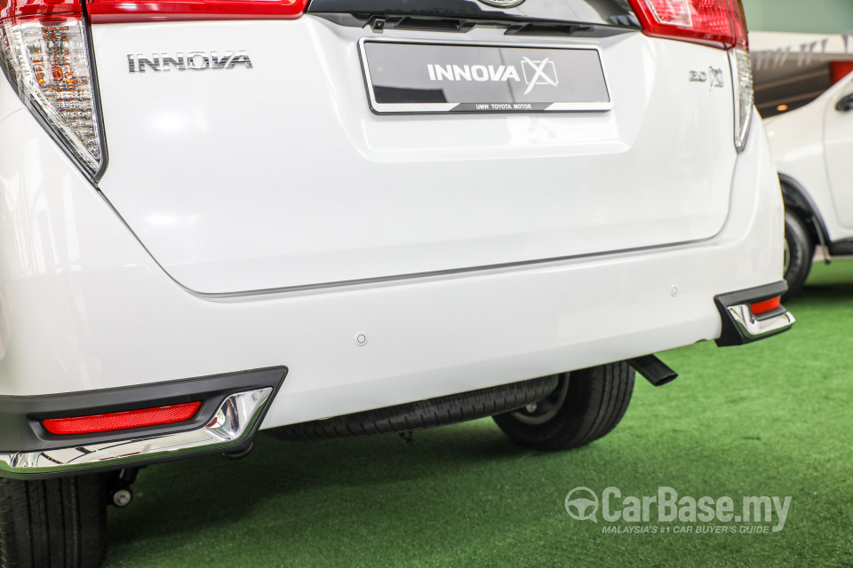 Toyota Innova AN140 (2016) Exterior