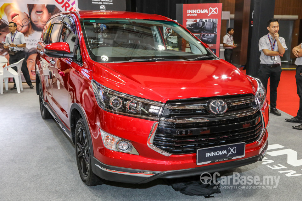 Toyota Innova AN140 (2016) Exterior