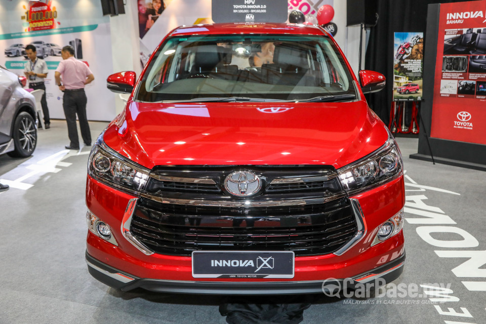 Toyota Innova AN140 (2016) Exterior