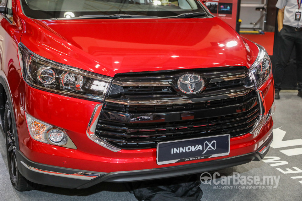 Toyota Innova AN140 (2016) Exterior