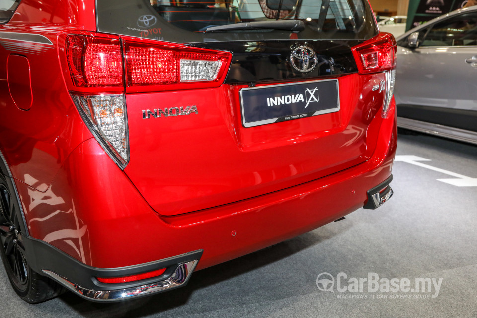 Toyota Innova AN140 (2016) Exterior