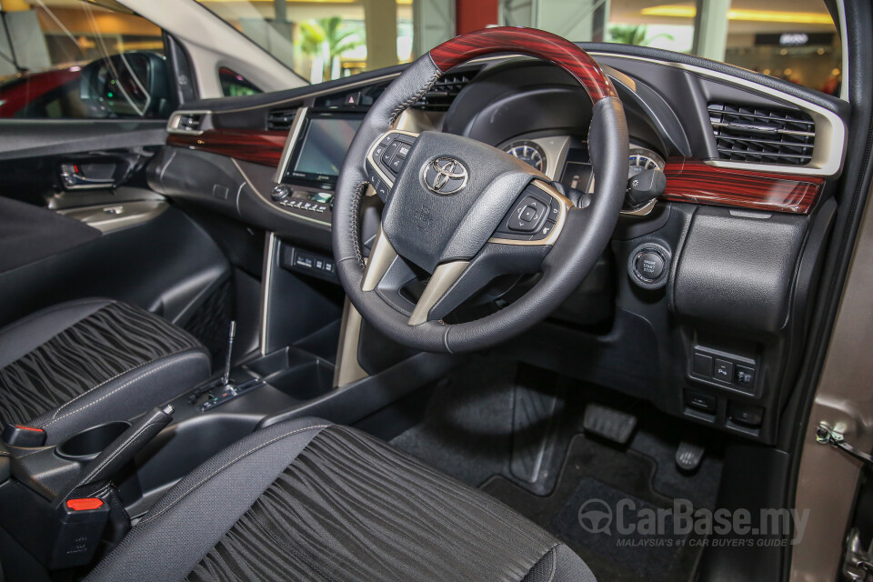 Toyota Fortuner AN160 (2016) Interior