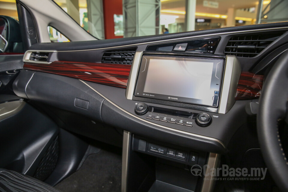 Toyota Fortuner AN160 (2016) Interior