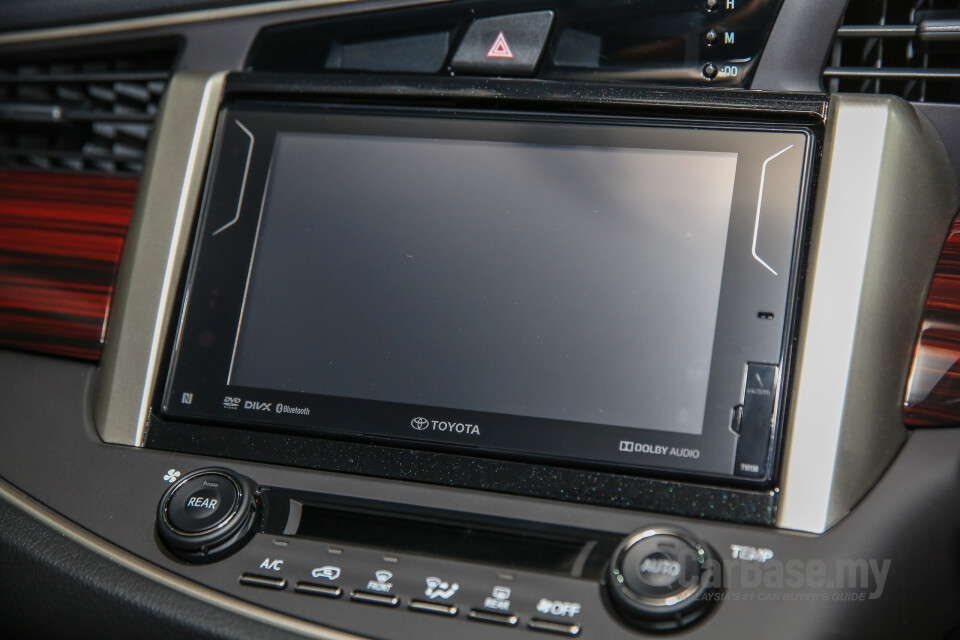 Nissan Navara D23 Facelift (2021) Interior