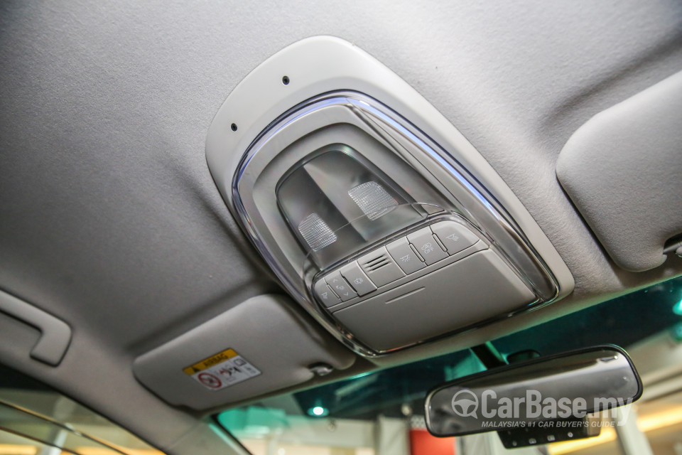Toyota Innova AN140 (2016) Interior
