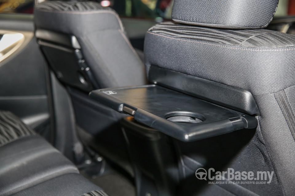 Toyota Innova AN140 (2016) Interior