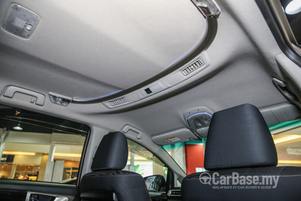 Toyota Innova AN140 (2016) Interior