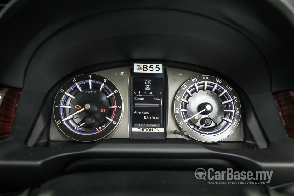 Toyota Innova AN140 (2016) Interior