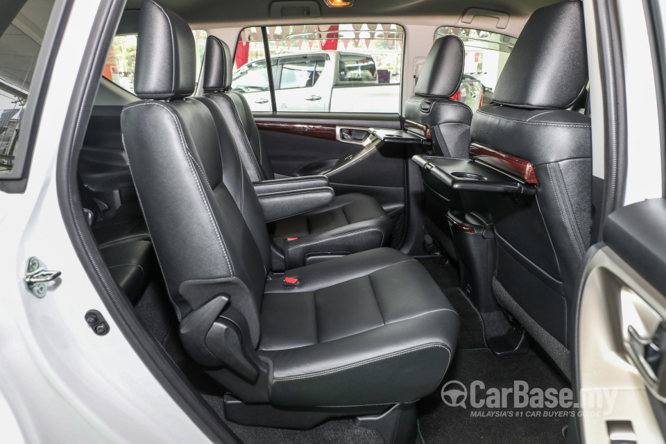 Toyota Innova AN140 (2016) Interior