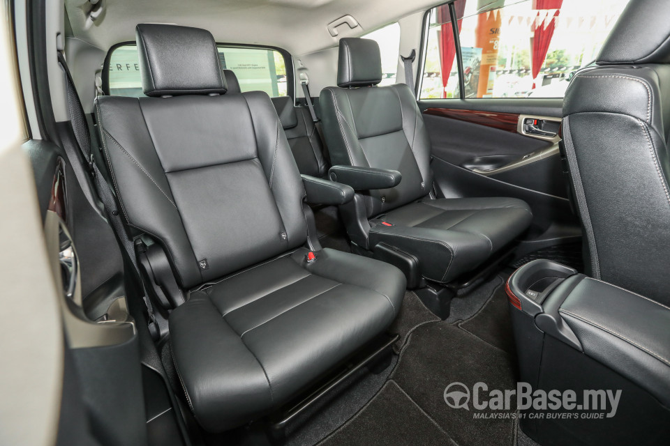 Toyota Innova AN140 (2016) Interior