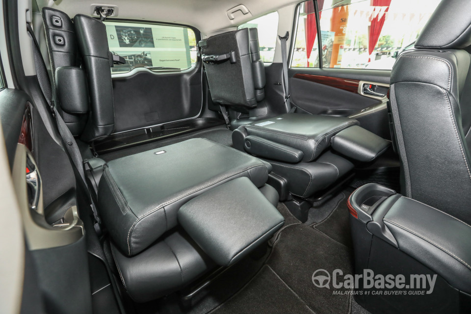 Toyota Innova AN140 (2016) Interior