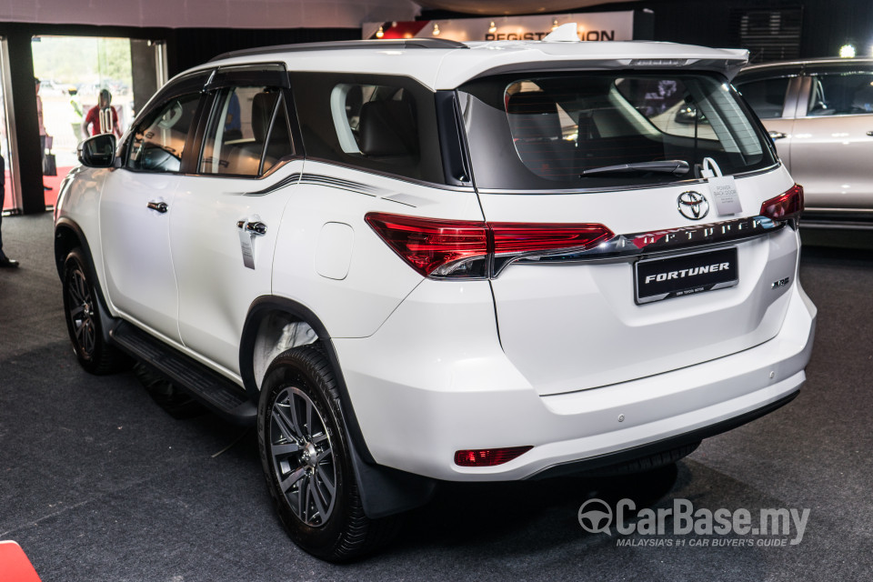 Toyota Fortuner AN160 (2016) Exterior