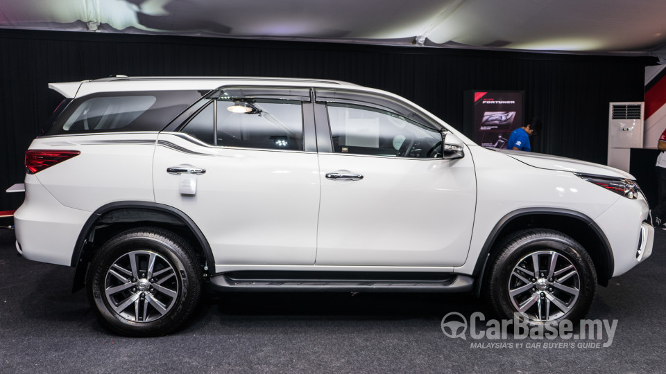 Toyota Fortuner AN160 (2016) Exterior