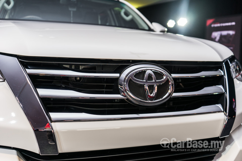 Toyota Fortuner AN160 (2016) Exterior