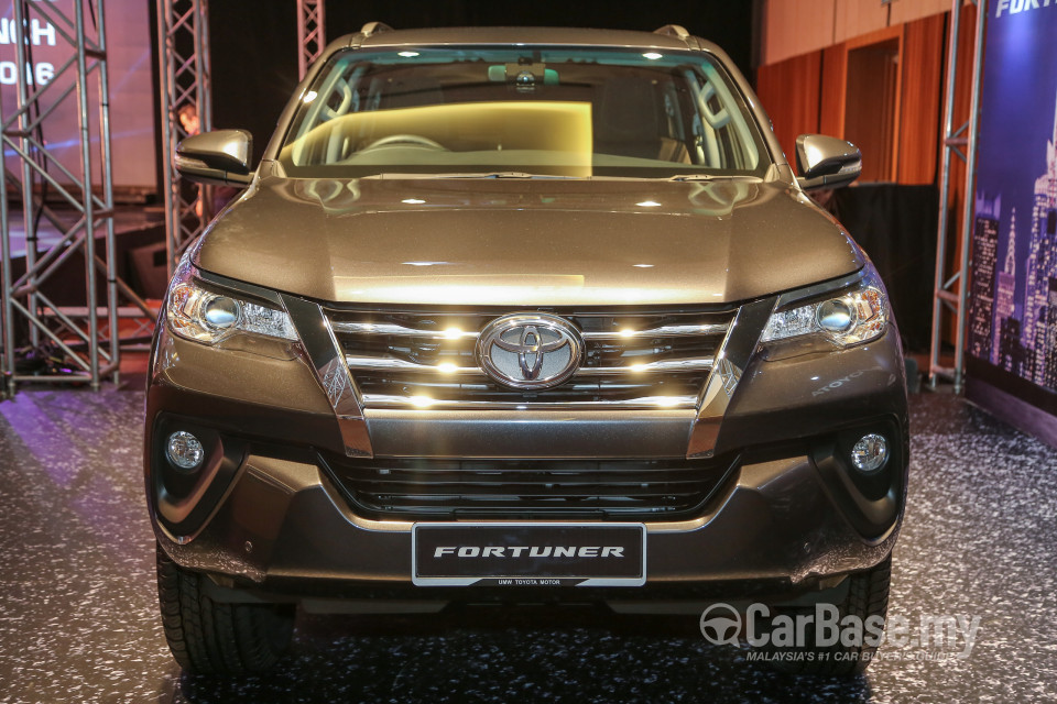 Toyota Fortuner AN160 (2016) Exterior