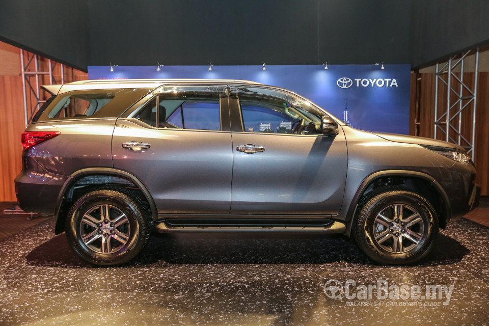 Toyota Fortuner AN160 (2016) Exterior