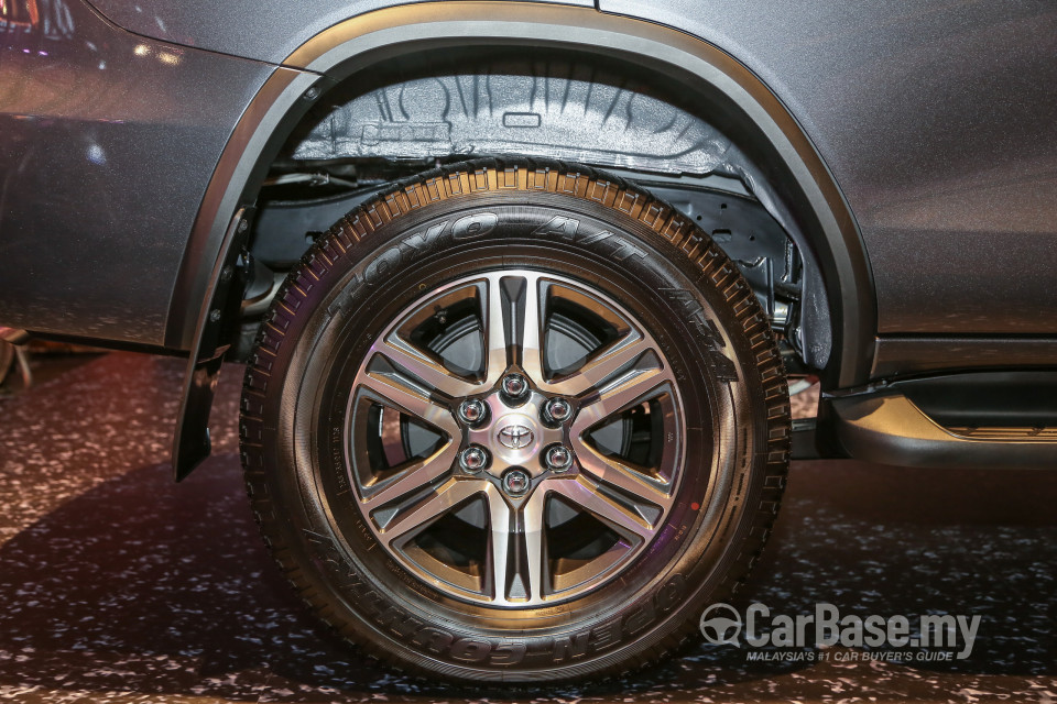 Toyota Fortuner AN160 (2016) Exterior