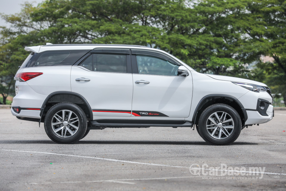 Toyota Fortuner AN160 (2016) Exterior