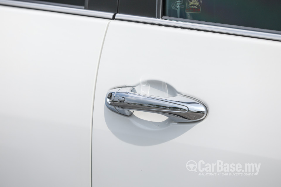 Toyota Fortuner AN160 (2016) Exterior