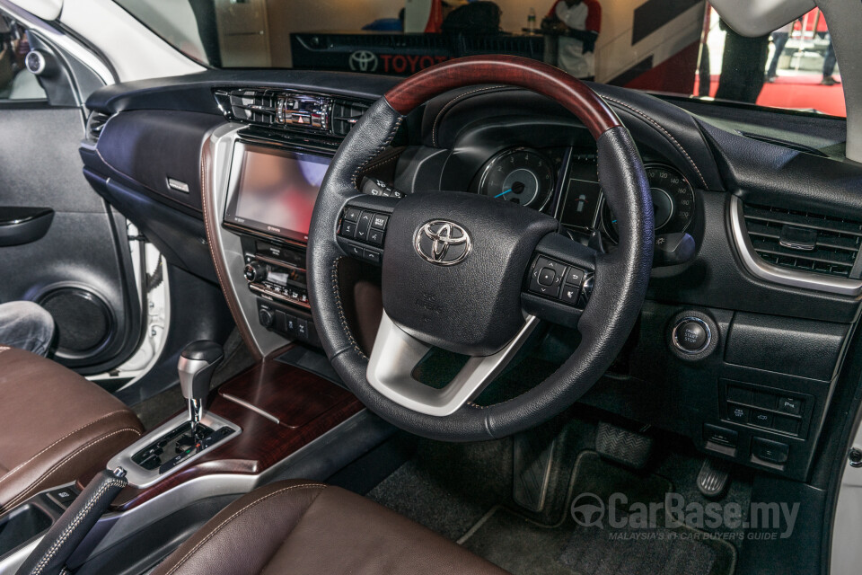 Land Rover Range Rover L405 (2013) Interior