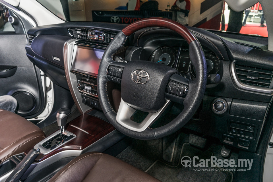Toyota Fortuner AN160 (2016) Interior
