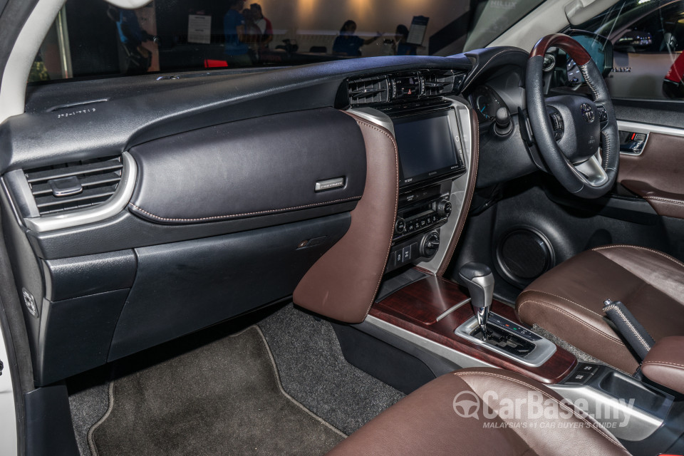 Toyota Fortuner AN160 (2016) Interior