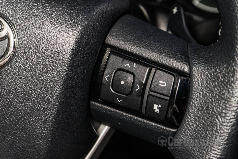 Nissan Navara D23 (2015) Interior