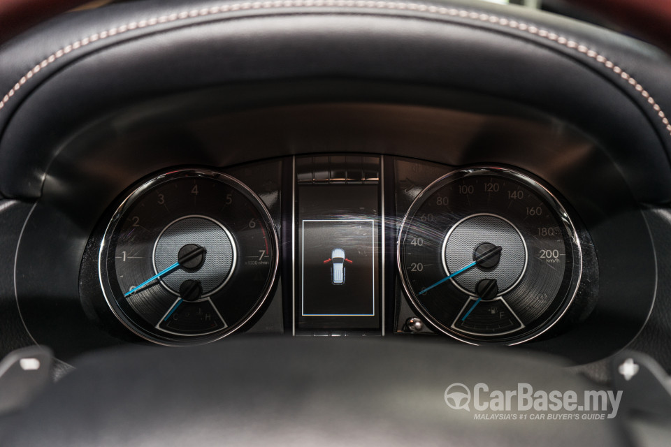 Toyota Fortuner AN160 (2016) Interior