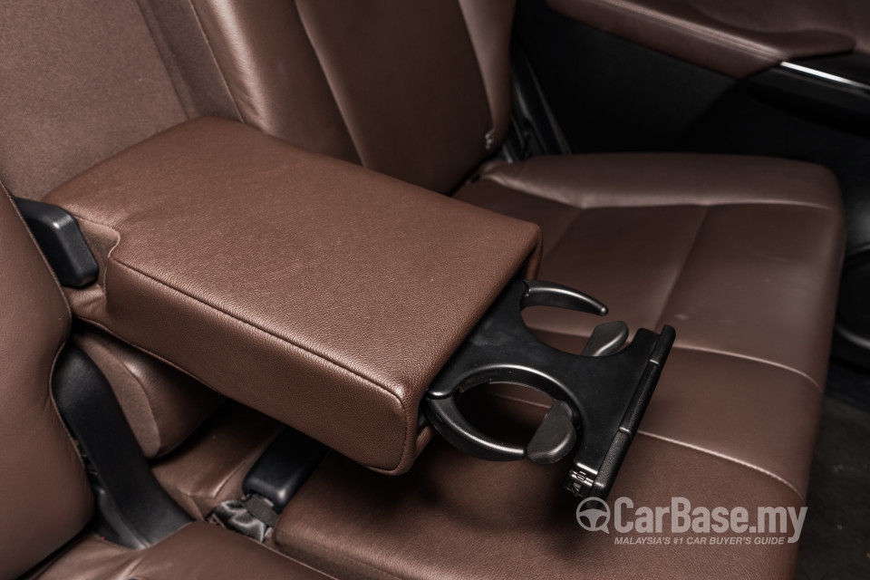 Toyota Fortuner AN160 (2016) Interior