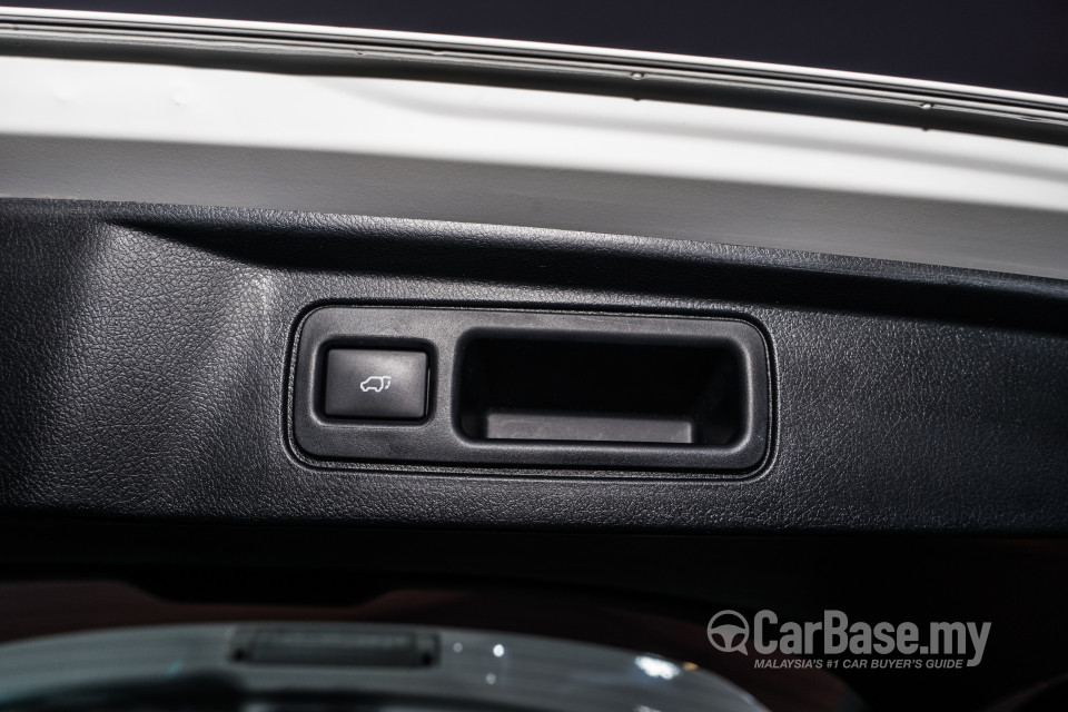 Toyota Fortuner AN160 (2016) Interior