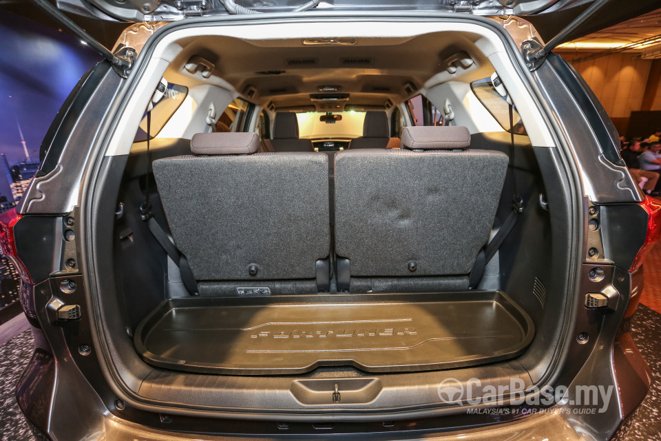 Toyota Fortuner AN160 (2016) Interior